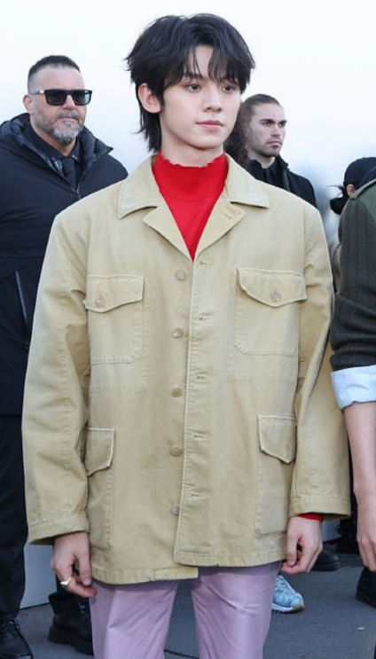 谷爱凌杨幂等亮相米兰时装周 Prada赢麻了