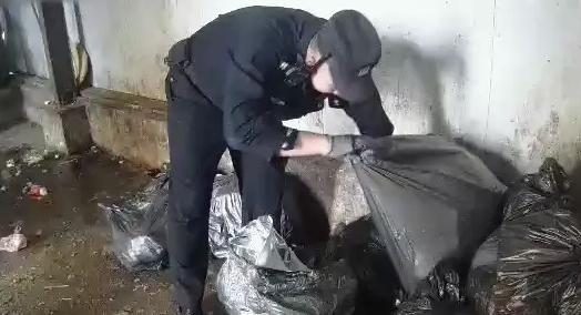 11万现金被当垃圾扔掉后续 警方紧急寻回