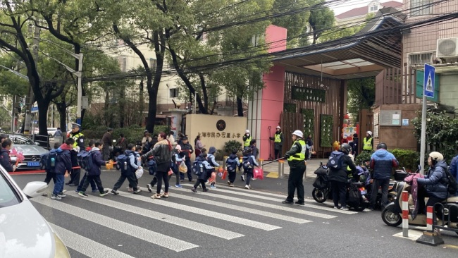 上海中小学生迎来“超短学期” 教学天数压缩至82天左右