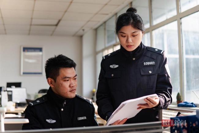 武汉洪山唯独95后女刑警探长许家敏:赤手锁喉1米8壮汉