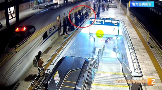 大理男子修剪花枝剪断手指 铁警全程开道护送