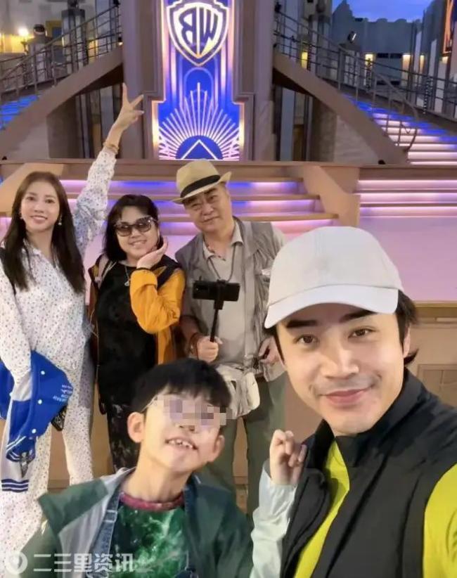 迪拜遭伊朗导弹袭击 李茂一家滞留当地 航班取消渴望回国