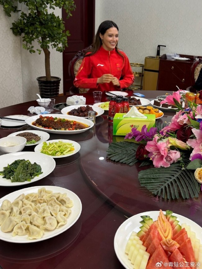 谷爱凌听『德云社』开启逛吃模式 北京之行精彩纷呈