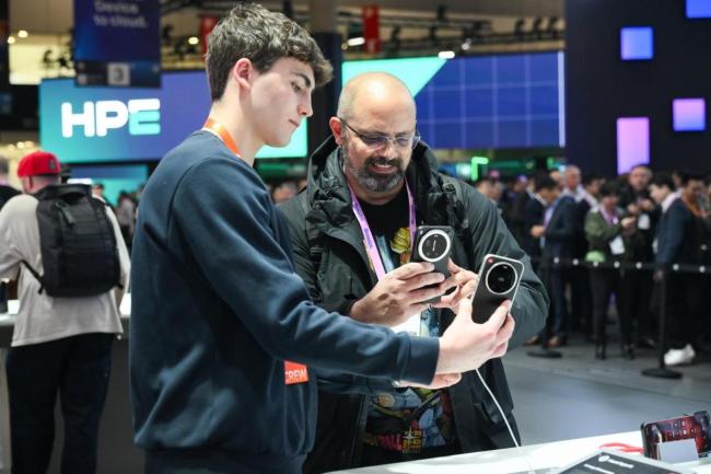 小米高管谈汽车出海 先难后易策略揭秘