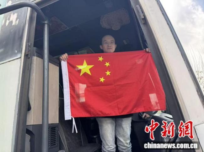 德黑兰华侨华人称撤离点外时有爆炸 撤侨行动争分夺秒