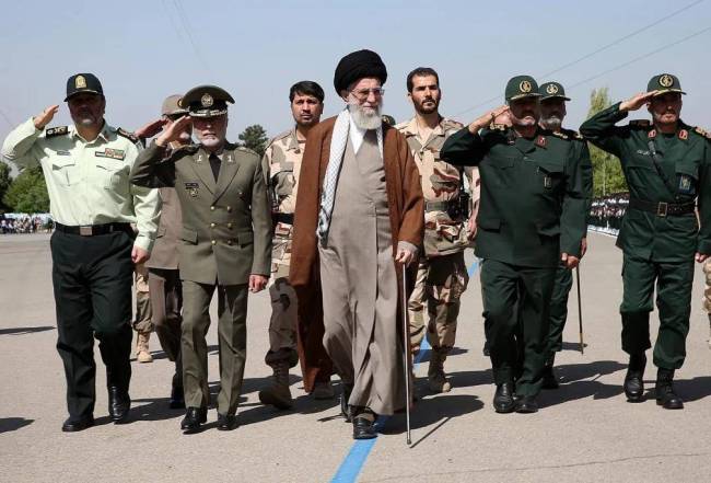 哈梅内伊为何不与霍梅尼同葬一处？ 权力与遗产的考量