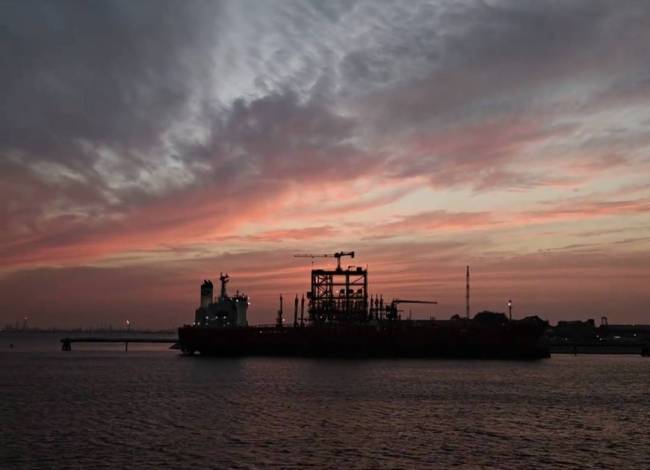 中国船员讲述中东海域战况 霍尔木兹海峡局势紧张