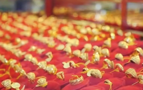 黄金开盘反弹 金饰克价一夜跌71元