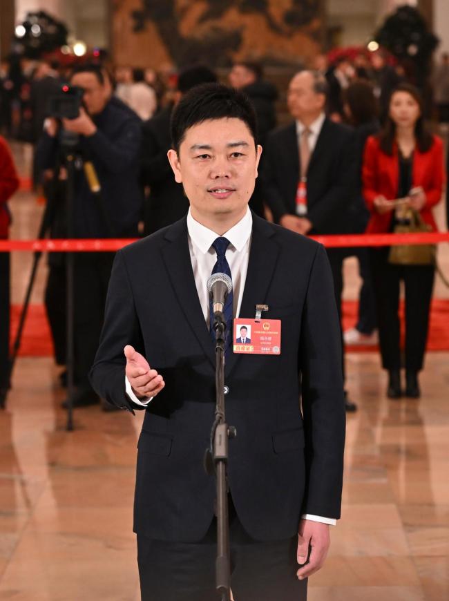 全国两会首场代表通道 代表们集体亮相