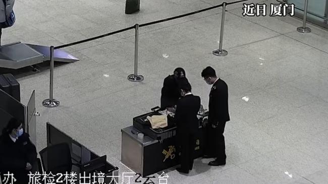 出境旅客行李箱查出76件文物 均为一般文物