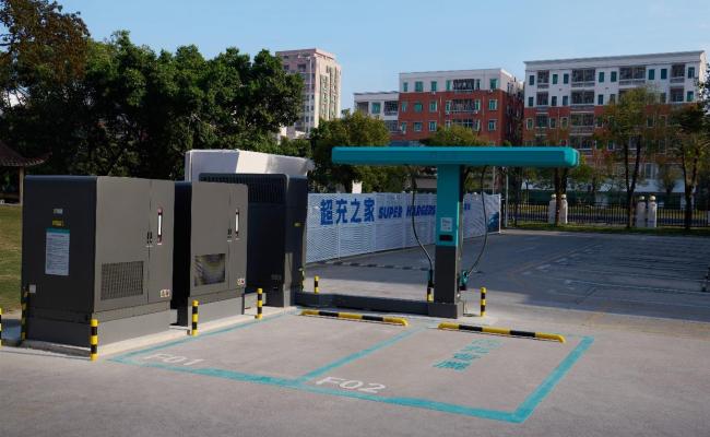 从比亚迪电动化技术收官之作看到什么 充电革命引领未来