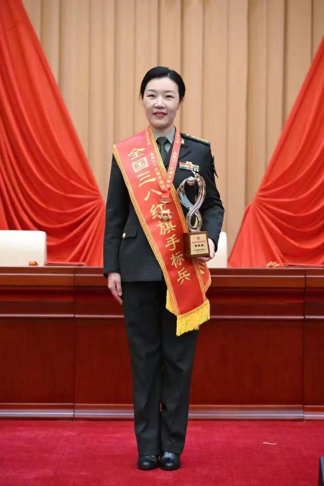 全国性表彰奖励,她是全军唯一