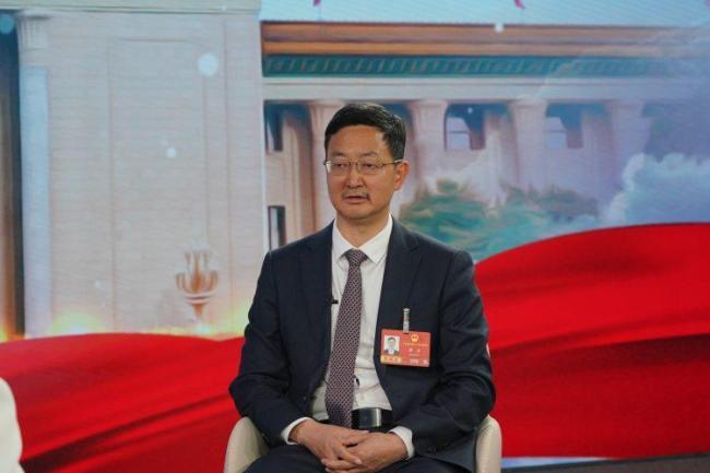 代表委员建言人工智能发展 推动智能经济新形态