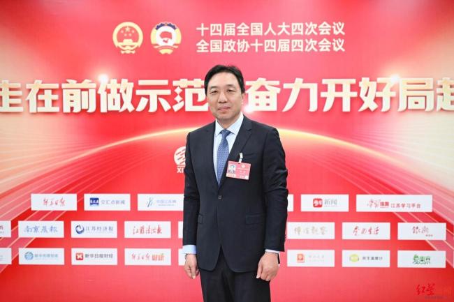 建议节假日公共停车免费 促进消费与城市活力