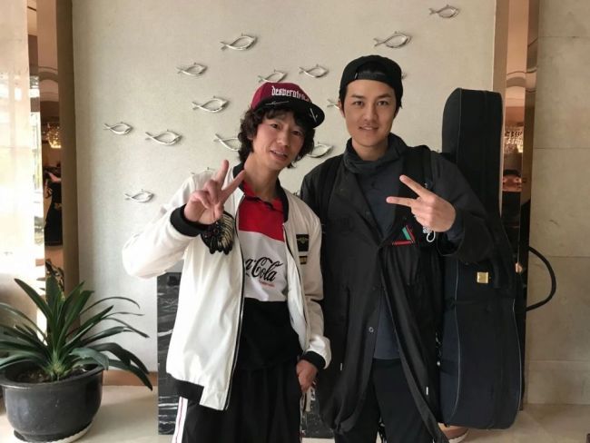 从顶流到黄毛:过气天王,已成农民 明星下乡元年