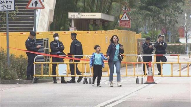 警方回应香港宏福苑工人盗窃 灾后盗窃引居民担忧