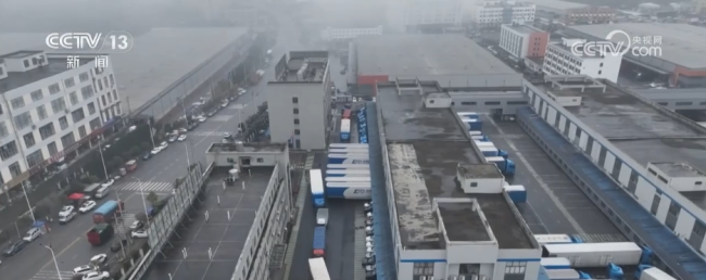 “小包裹”见证“年经济”红红火火