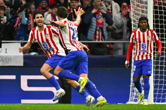 欧冠强强对决：门将后卫轮番送大礼 15分钟连丢3球 8亿豪门2-5崩盘 热刺惨败马竞