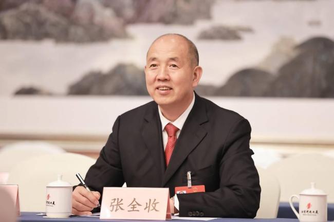 人大代表：应给超龄农民工就业机会