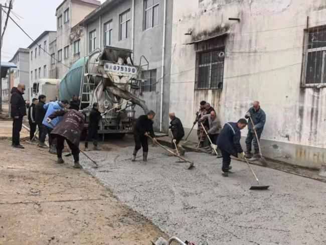 河南村民自发修路 5天省近30万 团结力量大