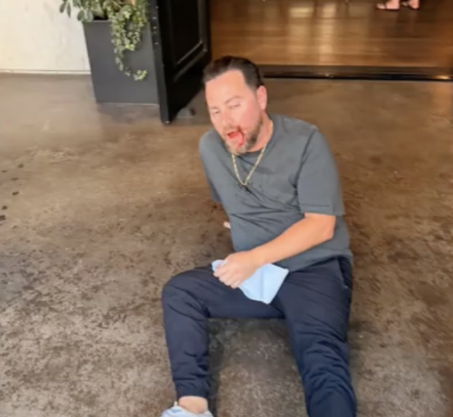 以色列裔美国人街头说母语遭围殴