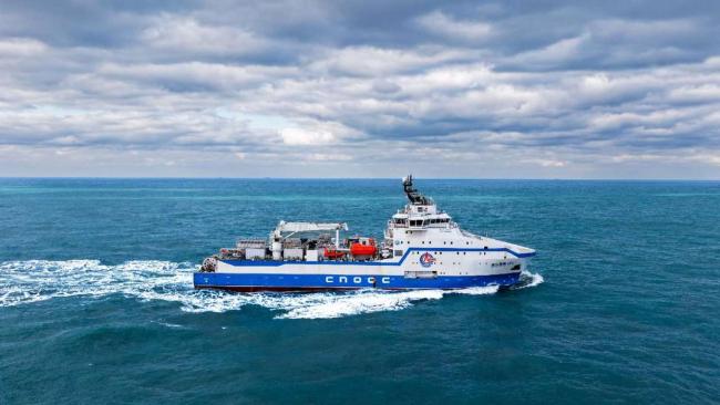 我国首艘集成式大型压裂船正式交付