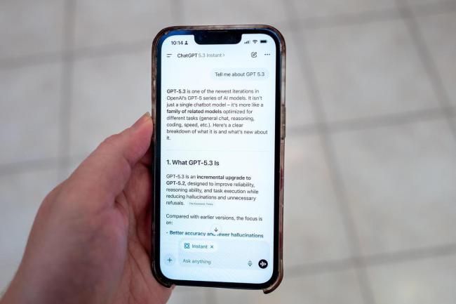 多国创作者向AI讨债 流量与收入受重创