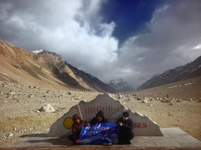 2男子打车去珠峰司机净赚1万