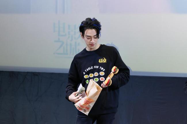 当代年轻人的新型派对方式 拼桌文化悄然兴起