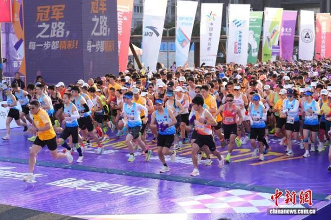 27000名全球跑者逐梦宁波马拉松