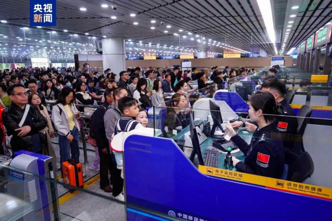 拱北边检站春运期间查验旅客超1400万人次