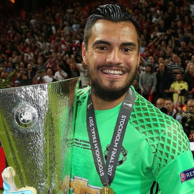 前曼联门将,39岁阿根廷国门罗梅罗决定退役,将转型做教练 辉煌生涯落幕