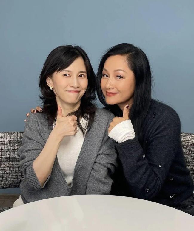 瞿颖凭“活人感”再度走红 真实态度获赞