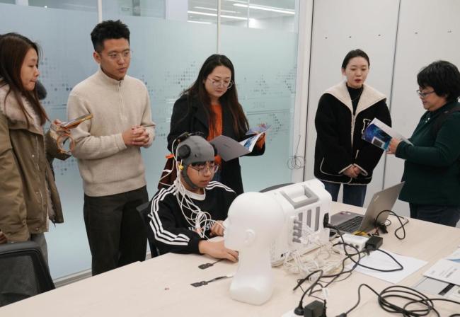 科研“金点子”加速转化,北京技术合同成交额5年涨四成 “跨界”攻关推动创新