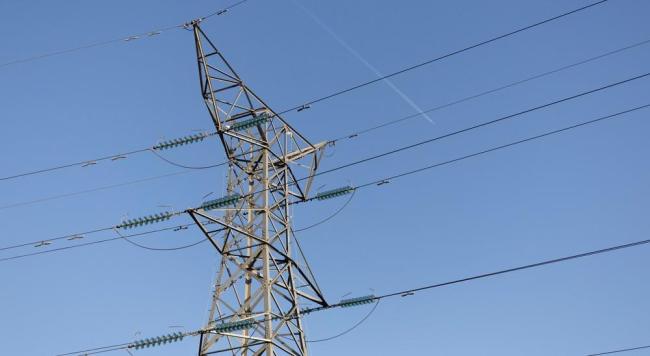 男子高压线下钓鱼死亡 家属索赔百万