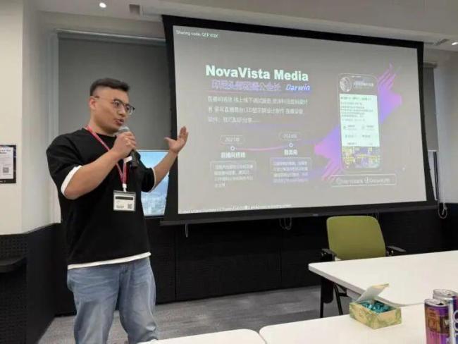 男子印尼做团播月入45万美元 内容本土化成功