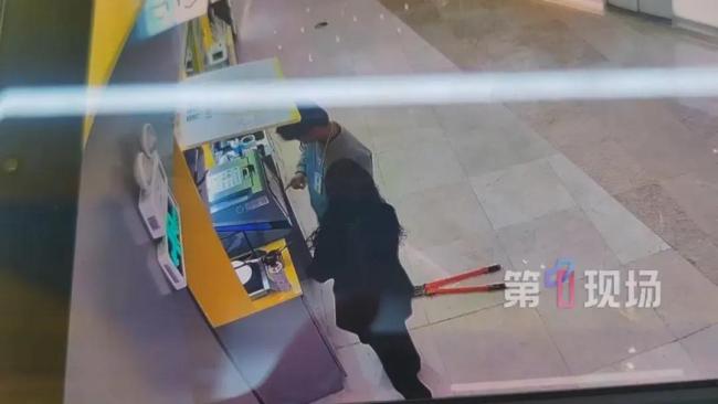 足金项链发黑 周生生黄金被质疑不纯 含金量严重不足