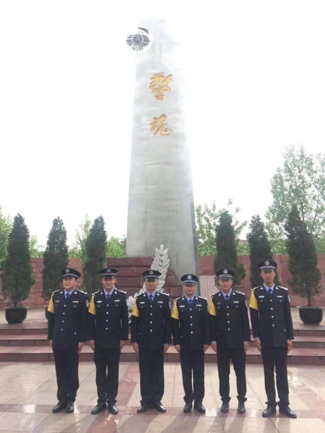 老搭档追念放胆民警额旺格拉 雪域赤忱永不朽