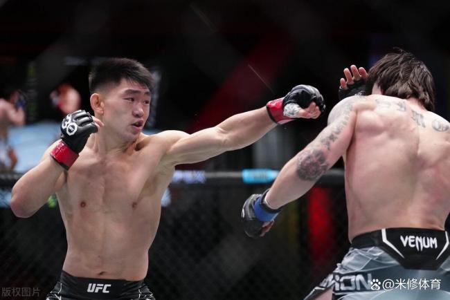 中国UFC名将直击美国光天化日持枪抢劫，三年前他曾命悬一线 亲历惊魂时刻
