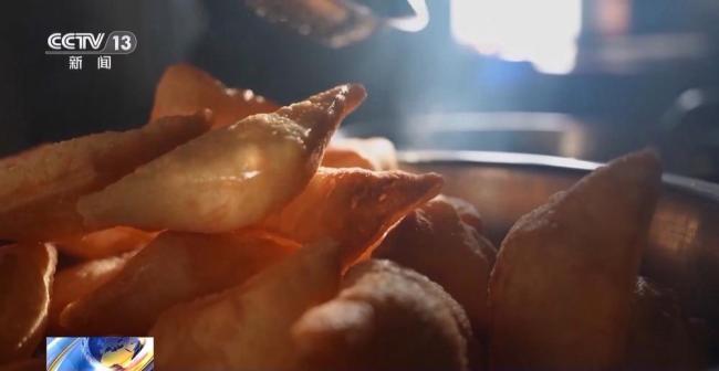 20万余头牛羊“搬家”进行中 春牧场转场启动