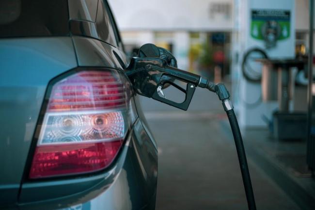 周末记得去加个油