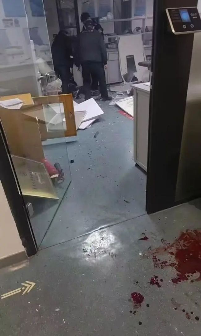 重庆大学电镜中心耗资1.2亿元建成 实验室事故致1死3伤