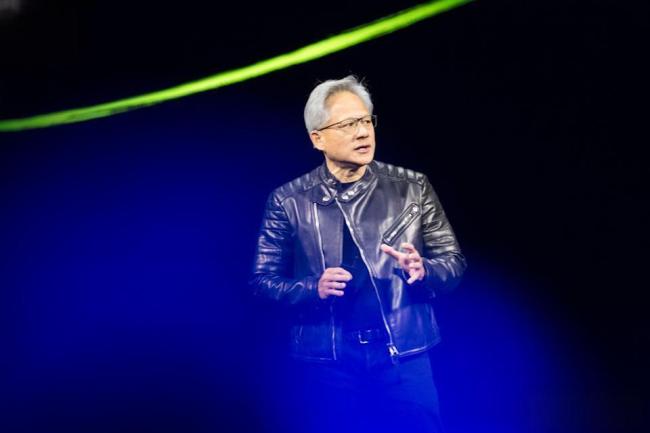 黄仁勋的三颗“炸弹”炸出了什么