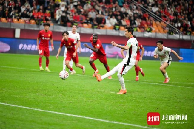 铜梁龙球员肯帕努川渝德比破门 久别重逢的进球盛宴