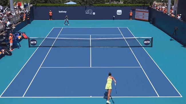 郑钦文横扫前美网冠军