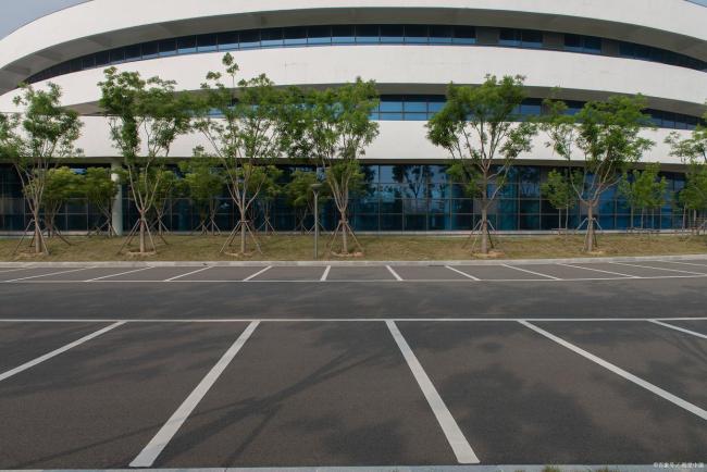 吉林村民烧荒致11趟列车停运被行拘