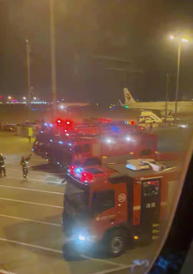 东航航班机舱现火情 机组迅速应对化险为夷