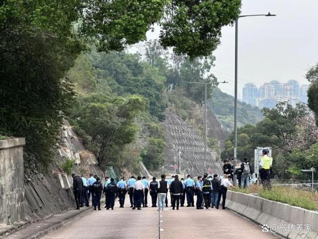 香港葵涌发生持刀袭警事件 警员连开5枪制服歹徒