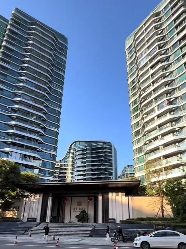 珠海警方通报小区抢劫致死案 嫌疑人已被抓获