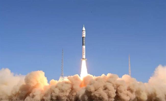 “太空加油站”卫星成功入轨 柔性机械臂引领新纪元